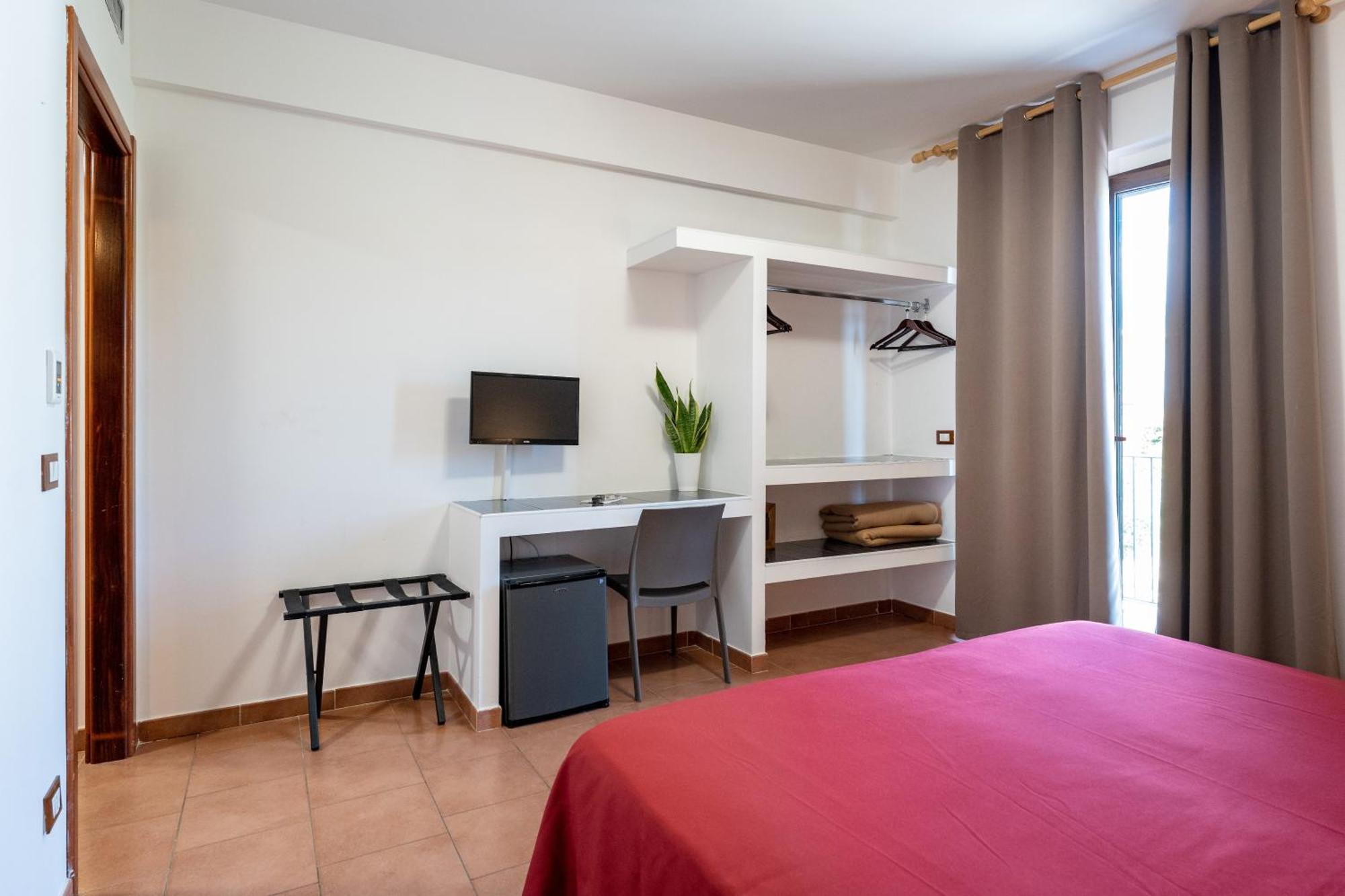 La Terra Dei Sogni Country Hotel Фьюмефреддо-ди-Сицилия Номер фото