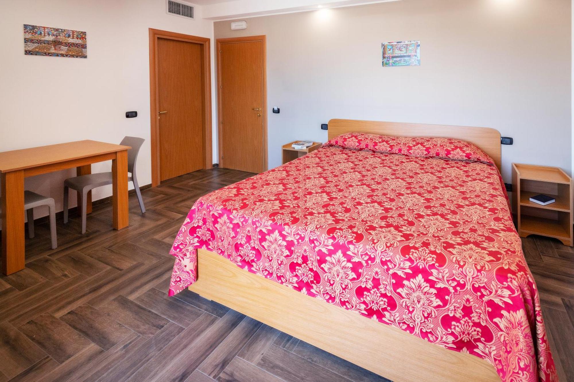 La Terra Dei Sogni Country Hotel Фьюмефреддо-ди-Сицилия Номер фото
