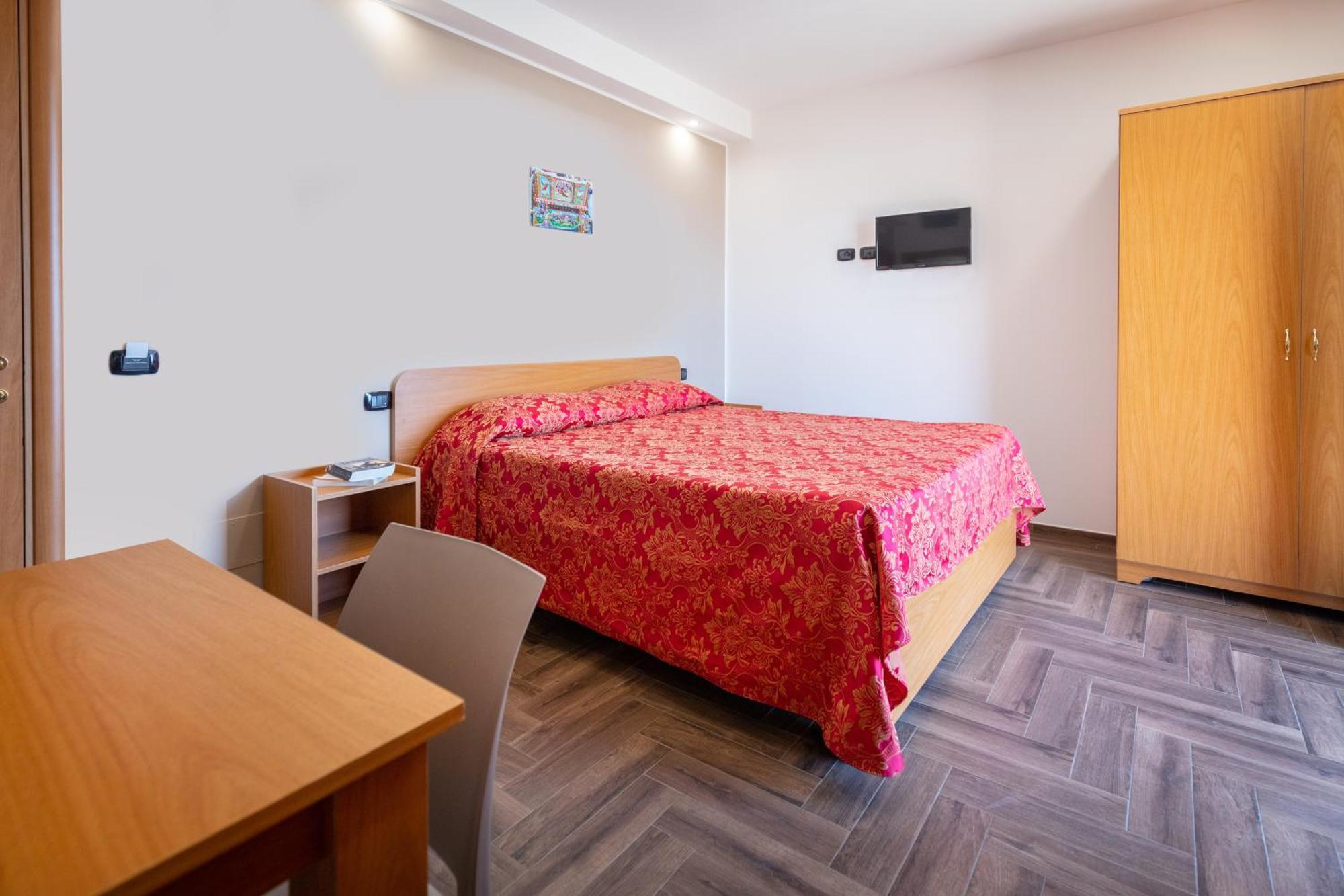 La Terra Dei Sogni Country Hotel Фьюмефреддо-ди-Сицилия Номер фото