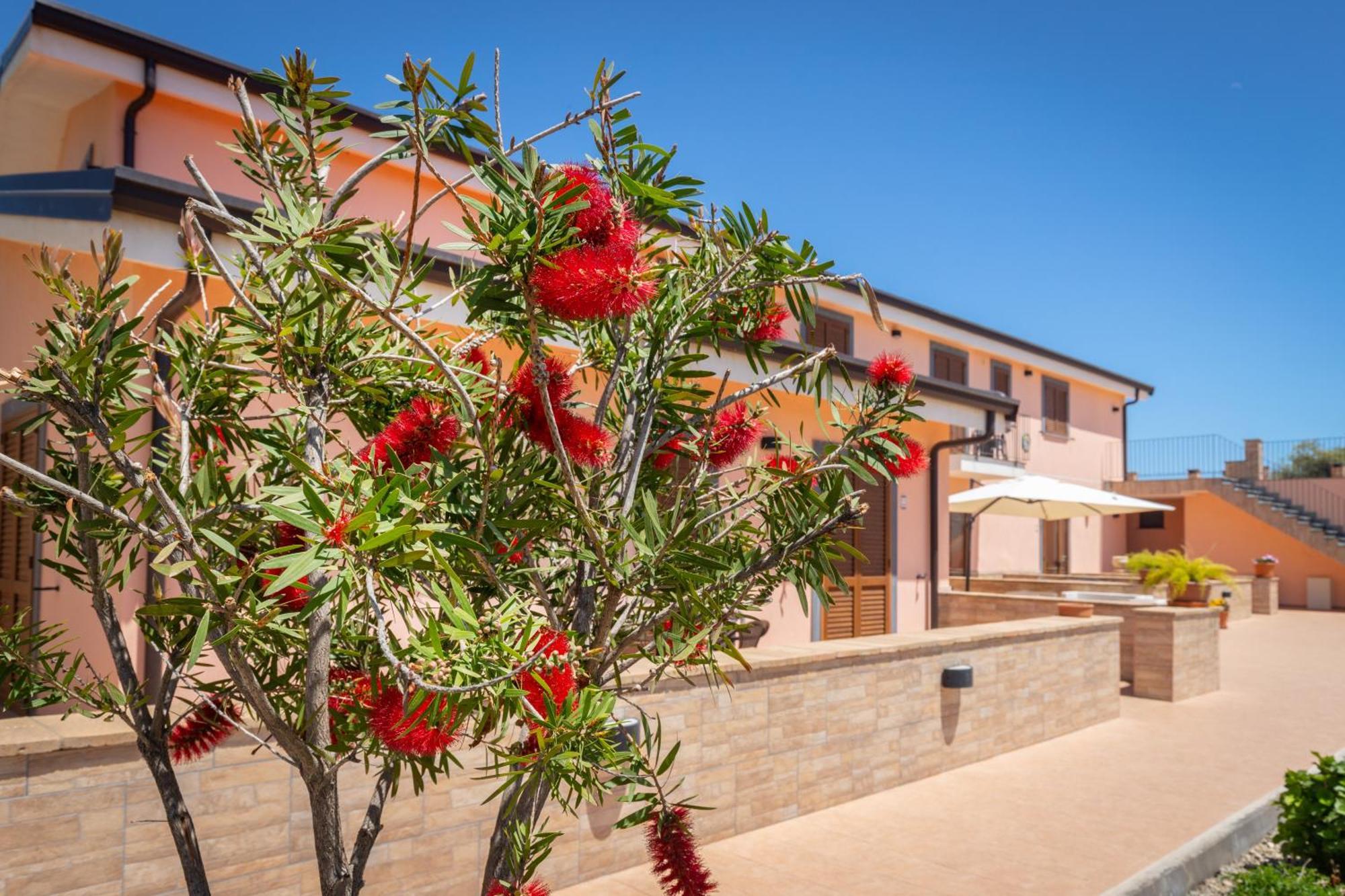 La Terra Dei Sogni Country Hotel Фьюмефреддо-ди-Сицилия Номер фото